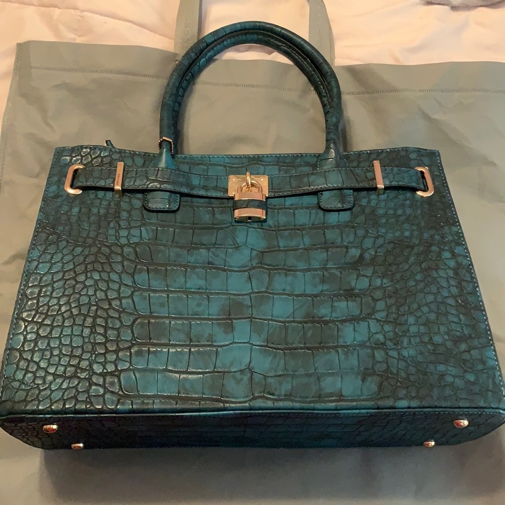 NWOT Dasesin purse